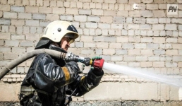 В Павлодаре потушили заброшенный дом