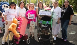 В Павлодаре прошёл парад детских колясок