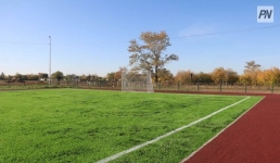 Жители Песчаного смогут поиграть в футбол на своём поле