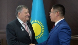 Жители Павлодарской области получили медали в честь 30-летия Конституции