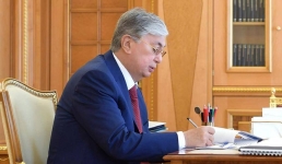 Президент РК наградил борцов и тренеров за достижения на чемпионате мира