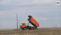 Жителя Аксу зажало в кабине грузового автомобиля