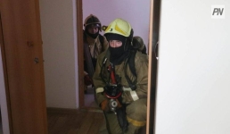 В павлодарской многоэтажке загорелся подвал