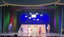 Павлодарский театр показал, как правда лечит