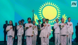 Тысяча павлодарских школьников исполнили государственный Гимн Казахстана