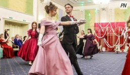 В Павлодаре прошёл бал «Летят над степью звуки полонеза»