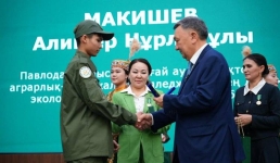 В столице наградили павлодарцев – организаторов трудового воспитания молодёжи