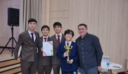 Павлодарские школьники встретились на сцене ради смеха