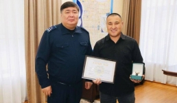 Павлодарца наградили за спасение ребенка