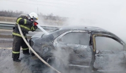 Пассажирам сгоревшей на павлодарской трассе машины оказали помощь