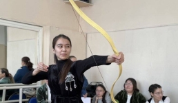 Павлодарские учителя на один день стали лучниками