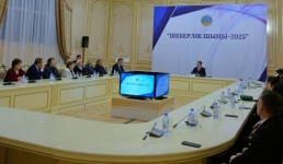 Асаин Байханов встретился с творческой интеллигенцией