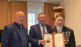 Павлодарские полицейские поздравили ветерана ОВД