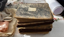 Посох паломника и рукописи стихов –  новые раритеты в Павлодарском музее