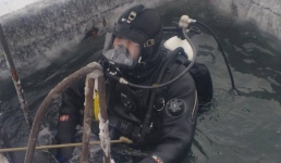 Павлодарские спасатели проходят зимнюю подготовку подо льдом