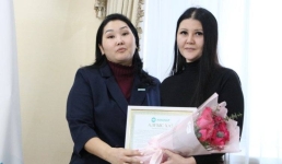 Павлодарда республикалық стандарт қабылдануына көмектескен аналар марапатталды