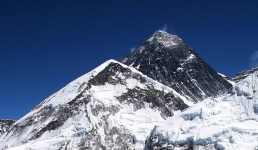 Непалец четырежды покорил Эверест и стал рекордсменом