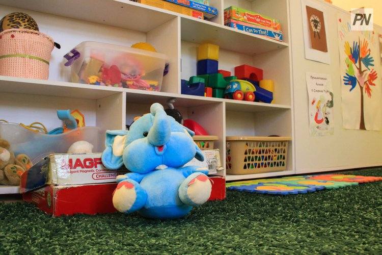 В Павлодаре воспитательницу детсада судят за жестокое обращение с детьми