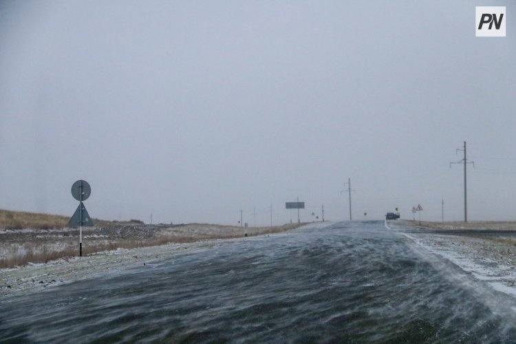 В Павлодарской области из-за непогоды на дорогах выставили контрольные посты