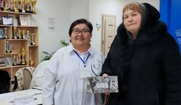 Первым проголосовавшим павлодарцам вручили подарки