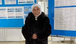 Равнение на старших: в Шарбакты ветераны проголосовали на референдуме