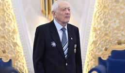 Глава государства вручил звание «Қазақстанның Еңбек Ері» Ерванду Ильинскому