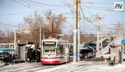 В Павлодаре взяли на контроль состояние трамвайных переездов