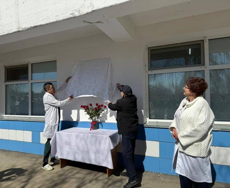 Павлодарцы увековечили память доктора, спасшего жизни тысяч детей
