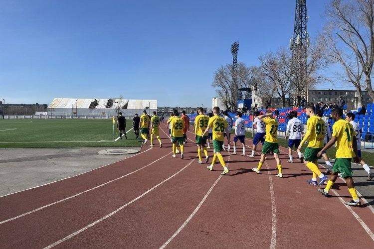 Аксуские футболисты получили ценный опыт в матче с грандом