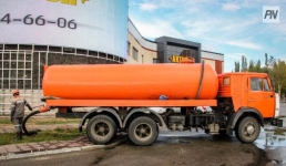 В Павлодаре водителя ассенизаторской машины наказали за слив нечистот