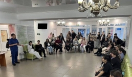 В Павлодаре будущим мамам рассказали об опасности гаджетов