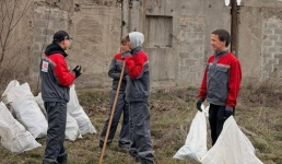 Молодежь Аксу навела порядок на улицах города