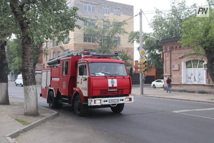 В Павлодаре спасатели и полицейские проверили дворы