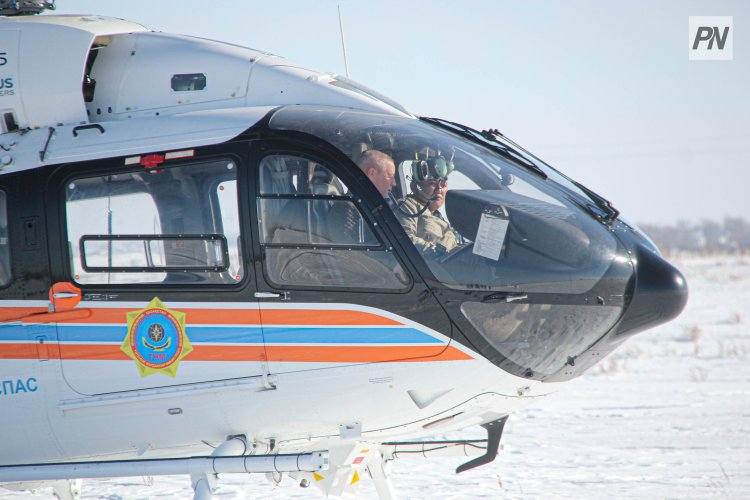 Экибастузца на вертолете МЧС доставили в Павлодар