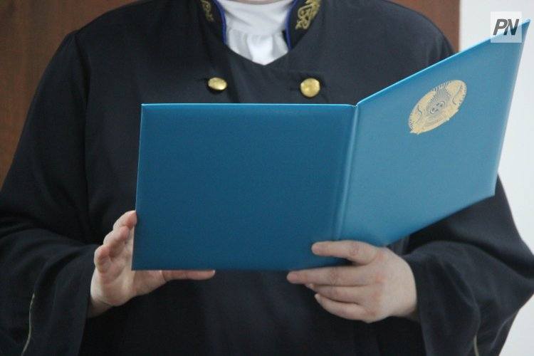 В Павлодаре пьяный несовершеннолетний ездил по городу ночью