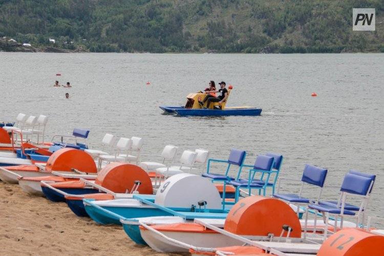 За что платят отдыхающие на пляжах в Павлодарской области