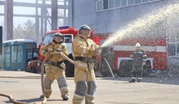 Павлодарские заводчане попробовали себя в роли пожарных