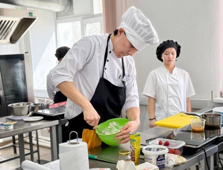 Будущие павлодарские повара удивили жюри рибаем, моти и уткой по-пекински