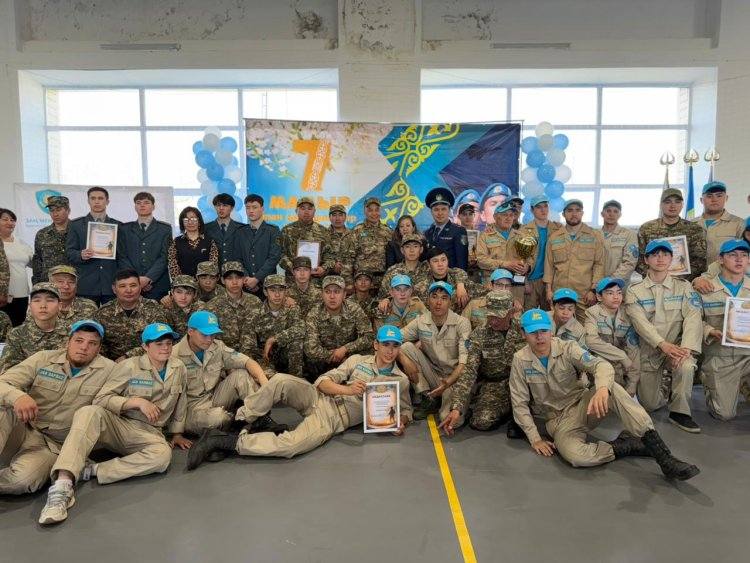 Школьники Аксу попробовали себя в роли военных