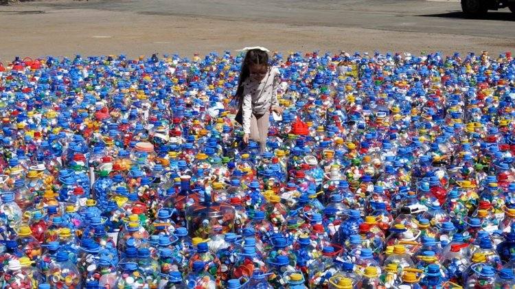Павлодарские школьники собрали тонны крышек в помощь тяжелобольным детям