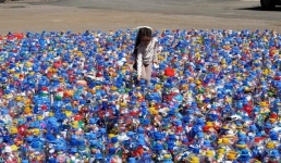 Павлодарские школьники собрали тонны крышек в помощь тяжелобольным детям