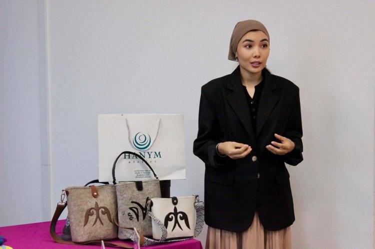 Павлодарка возрождает древнее ремесло и строит на нём бизнес