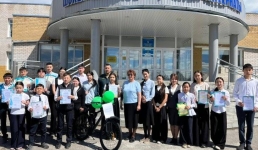 В Павлодарской области школьник выиграл велосипед за сбор макулатуры