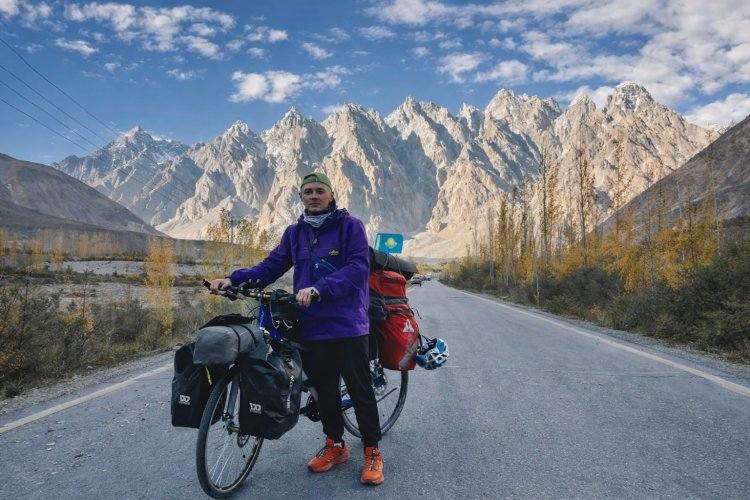 Павлодарец, покоривший Эверест на велосипеде, отправится в новую авантюру