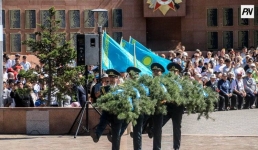 В Павлодаре прошла памятная церемония у Вечного огня