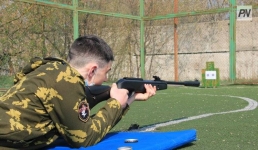 Школьники Аксу показали знание армейских нормативов