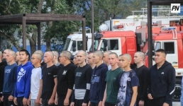 Призывников из Павлодара торжественно отправили в воинскую часть МЧС