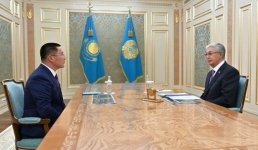 Глава государства принял акима Павлодарской области Асаина Байханова