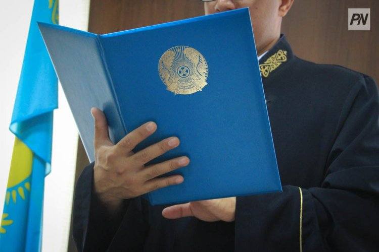 В Павлодарской области пенсионер на авто въехал в школьный забор