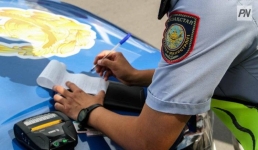 В Аксу мотоциклист разъезжал по городу пьяным